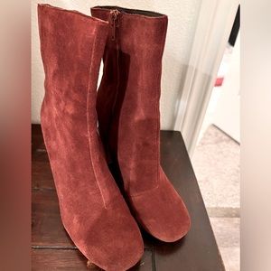 Sole society suede veronika booties round toe shape fashion trend for 2026